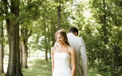 7 Must-Have First Look Photos Before Your Ceremony